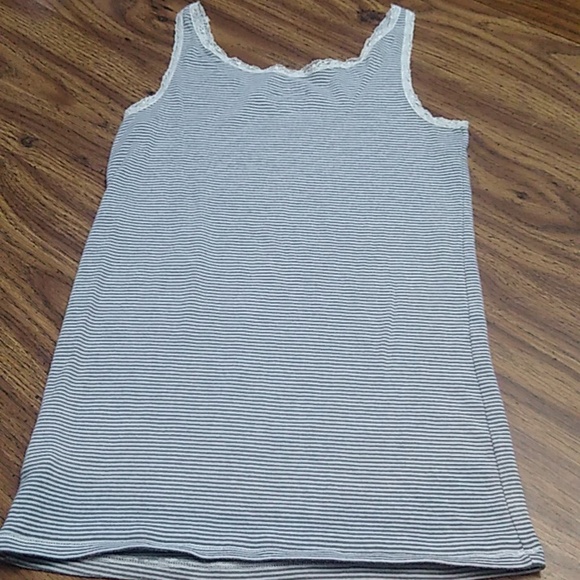 💖Girls 3 Pack Tank Tops Size 10/12 Old Navy, Justice, and Gymboree - Picture 13 of 13